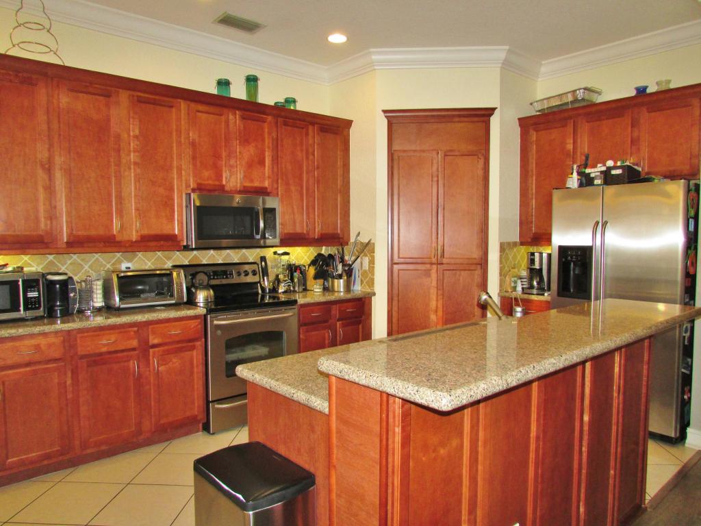 CANYON LAKES 1 - Residential Lease