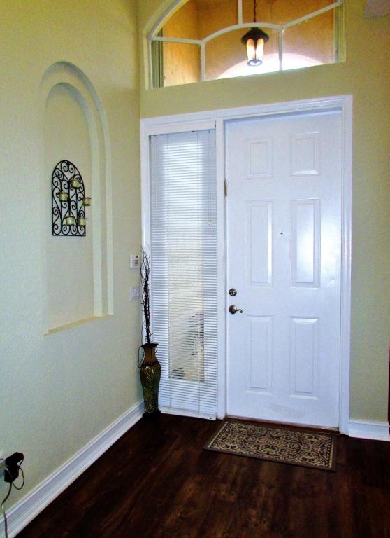 CANYON LAKES 1 - Residential Lease