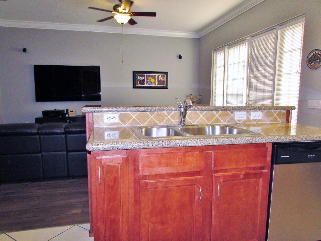 CANYON LAKES 1 - Residential Lease