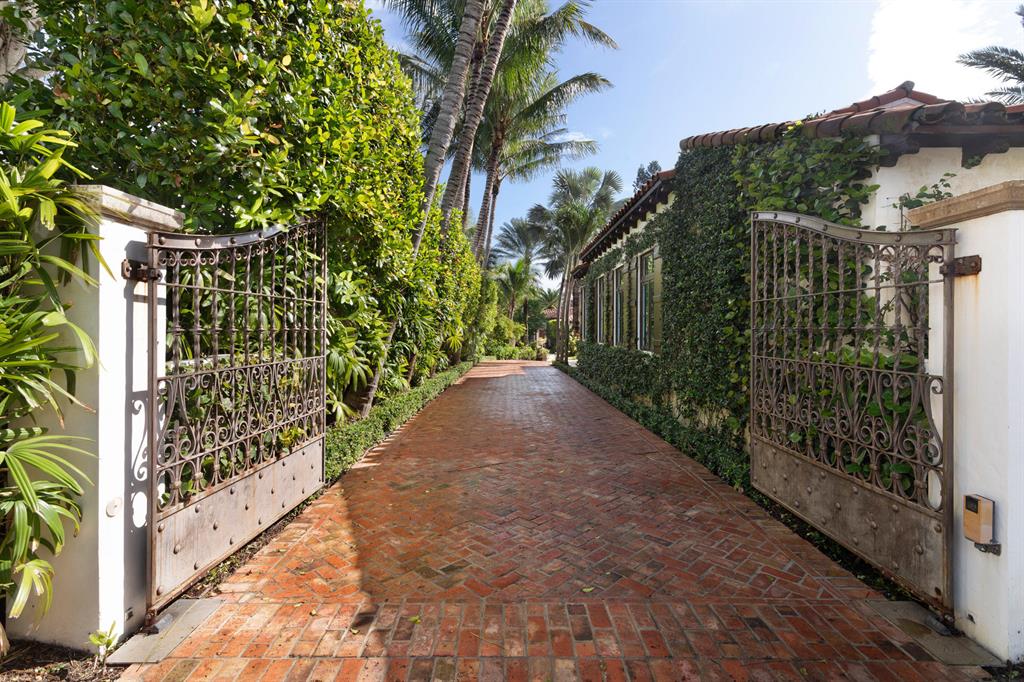 PALM BEACH SHORE ACRES - Residential