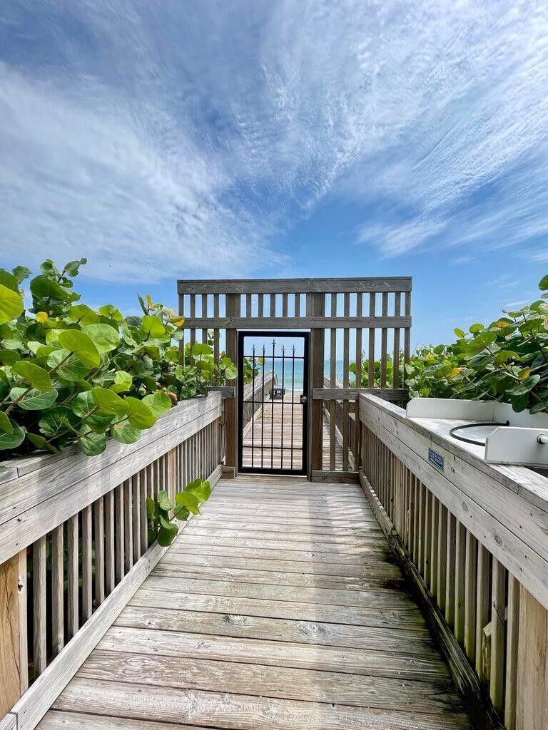 PRINCESS OF HUTCHINSON IS - Residential