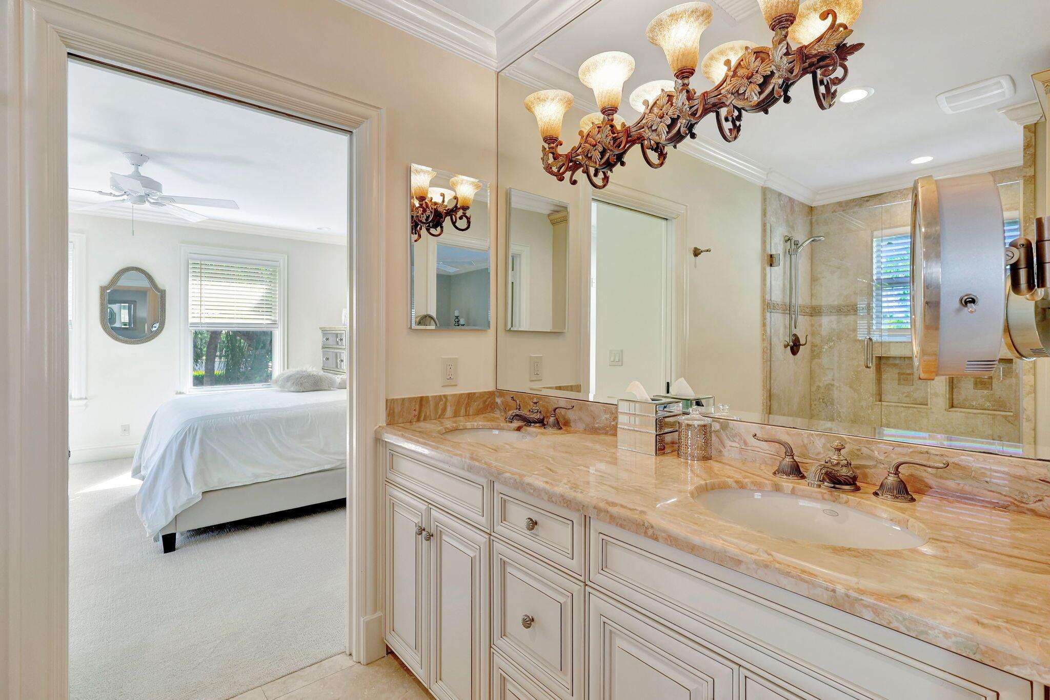 ADMIRALS COVE 2 PAR E - Residential