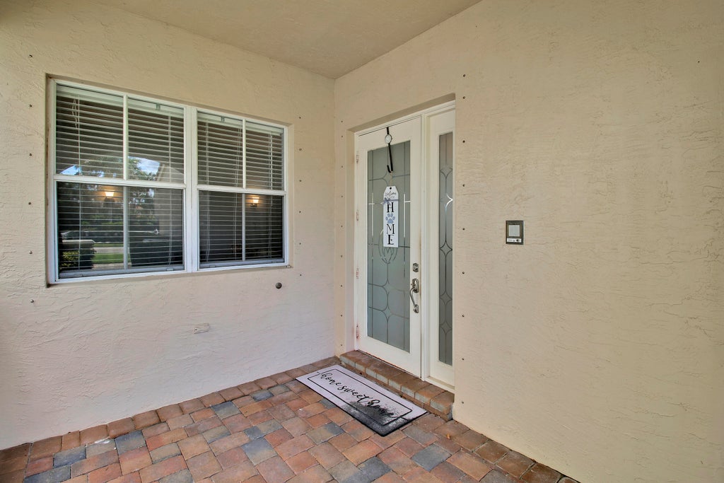Photo of 221 Isle Verde Way, Palm Beach Gardens, FL 33418 (MLS # B26087162)