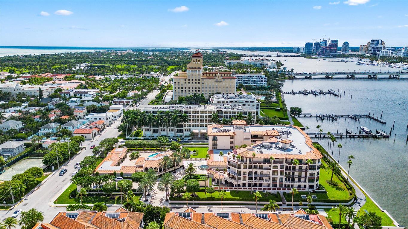 L ERMITAGE PALM BEACH COND DECL FILED 10-7-85 IN - Residential