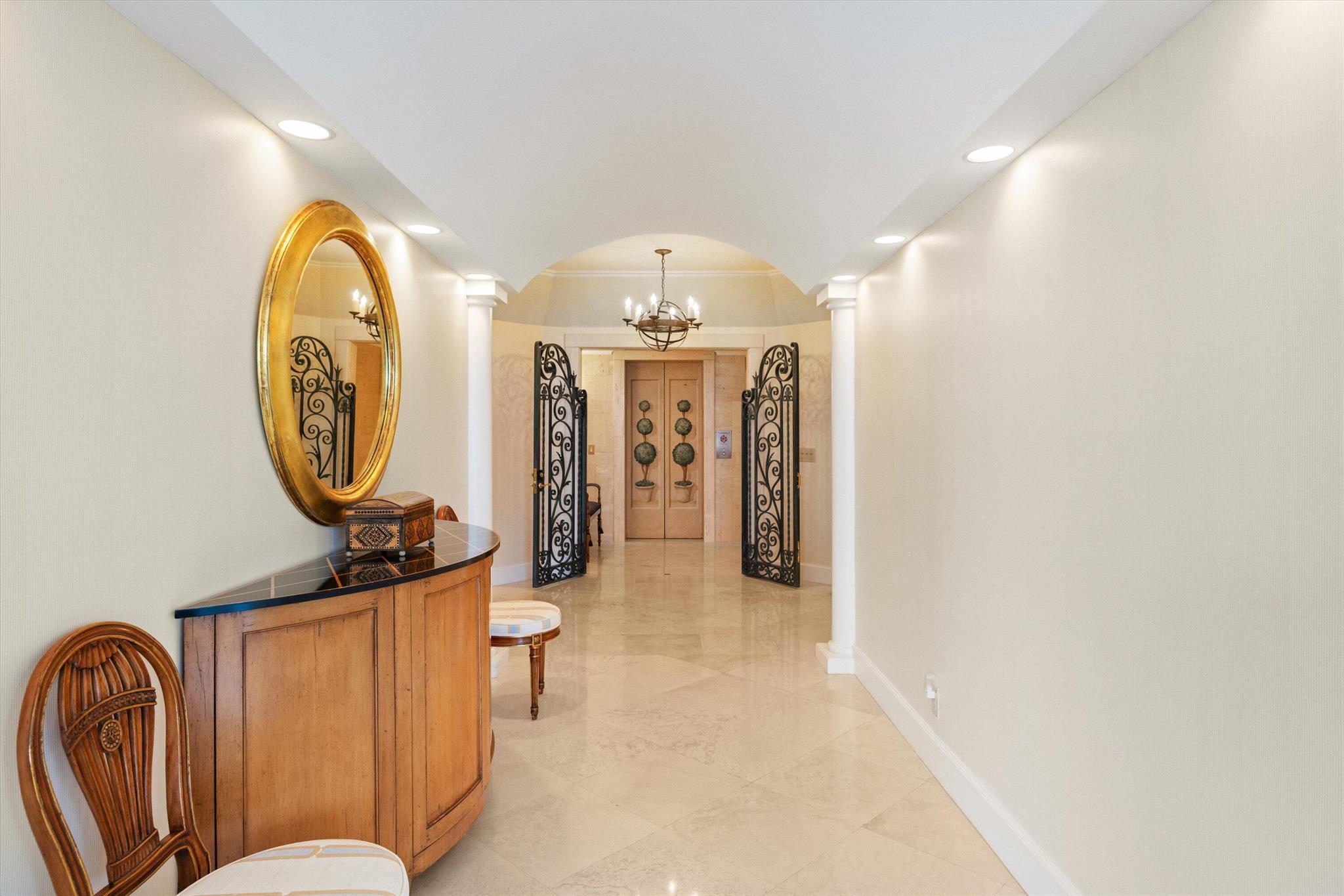 L ERMITAGE PALM BEACH CON - Residential