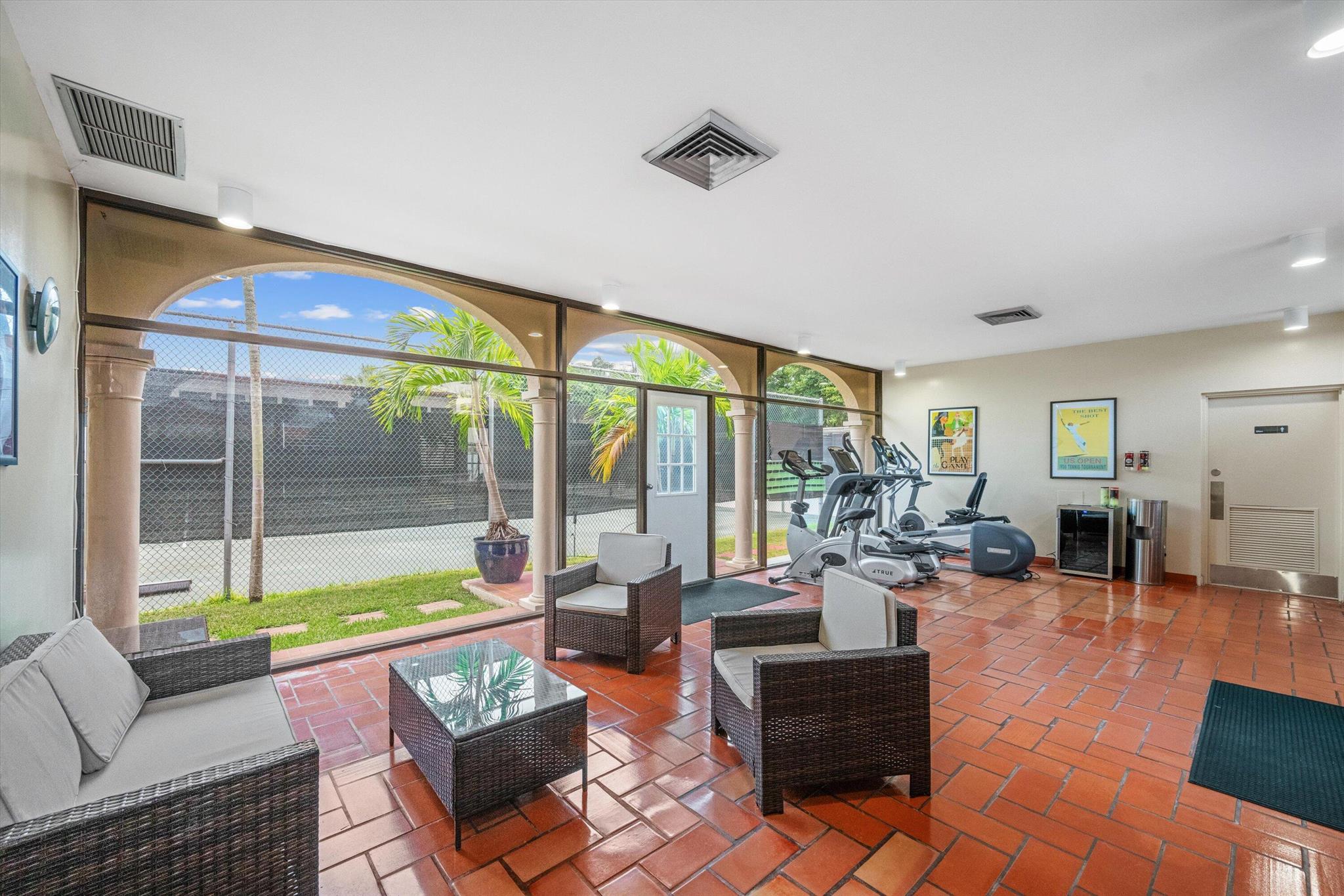 L ERMITAGE PALM BEACH CON - Residential