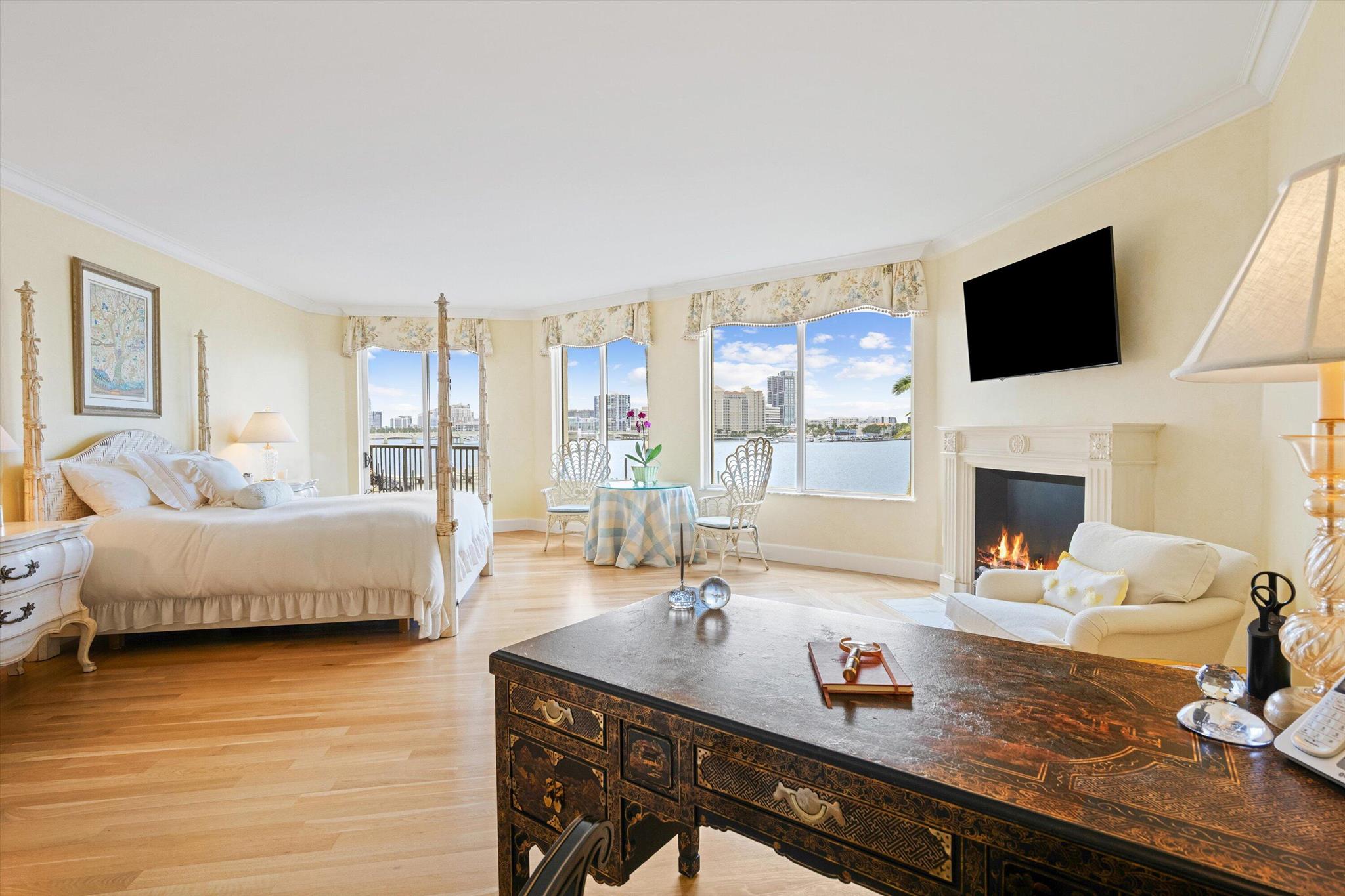 L ERMITAGE PALM BEACH CON - Residential