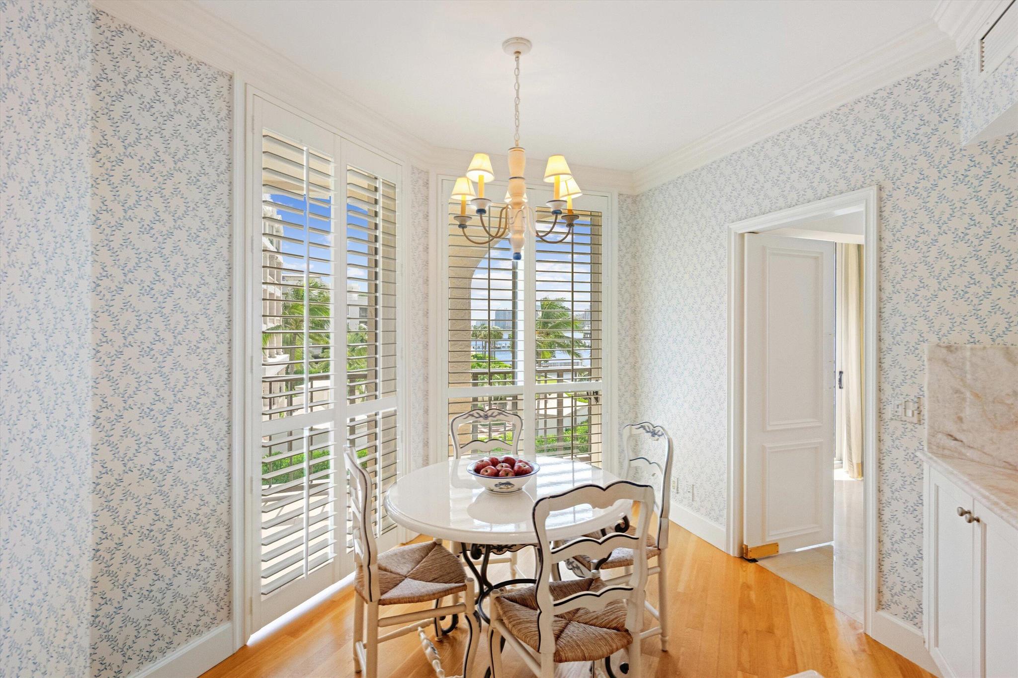 L ERMITAGE PALM BEACH CON - Residential