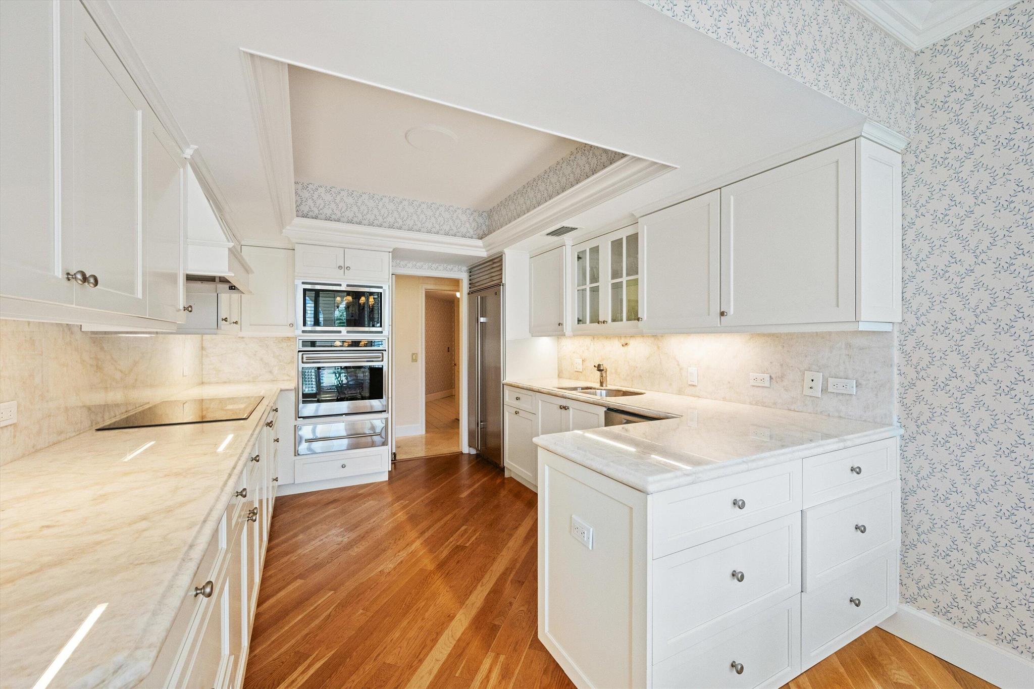 L ERMITAGE PALM BEACH CON - Residential