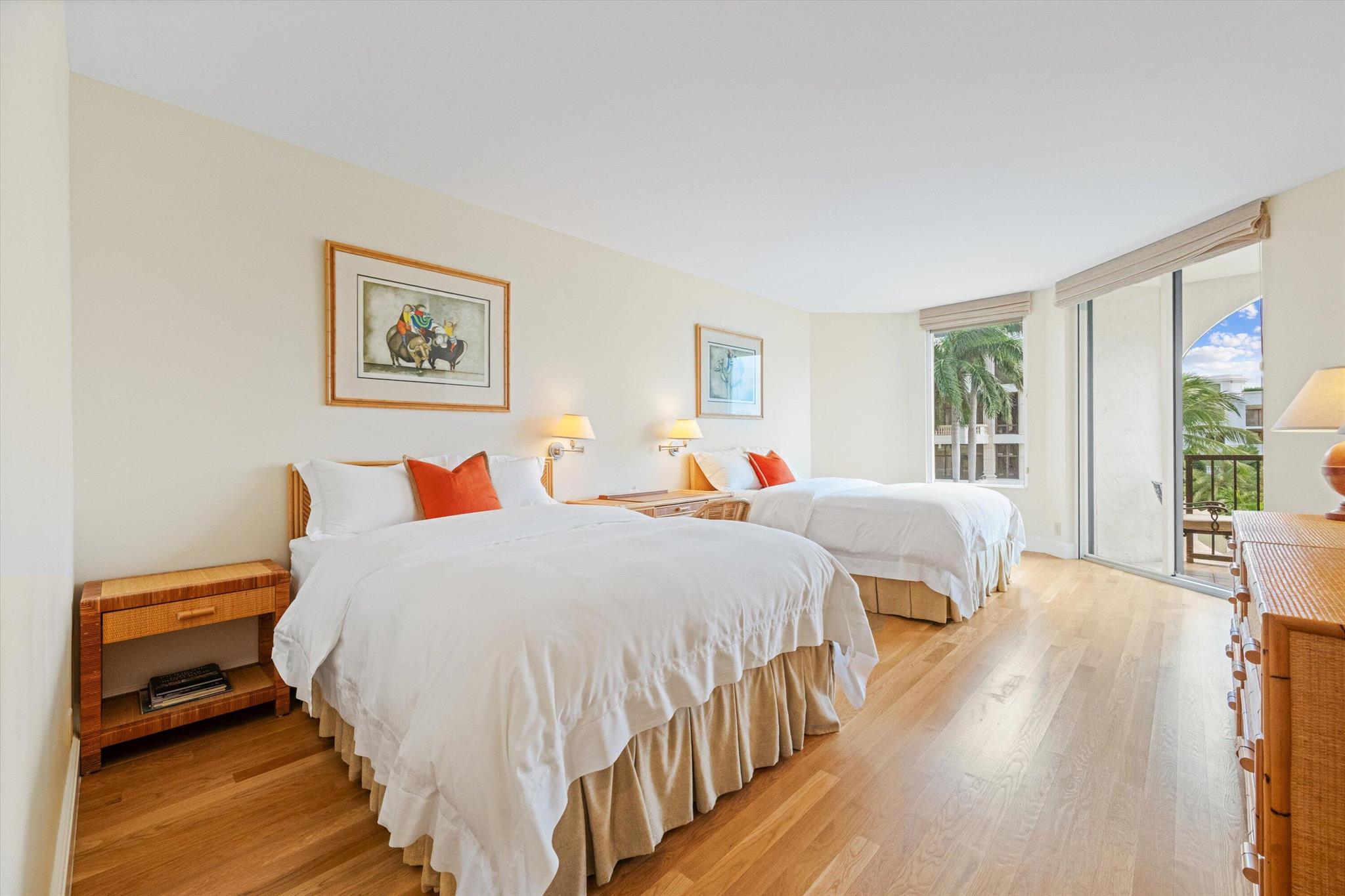 L ERMITAGE PALM BEACH CON - Residential