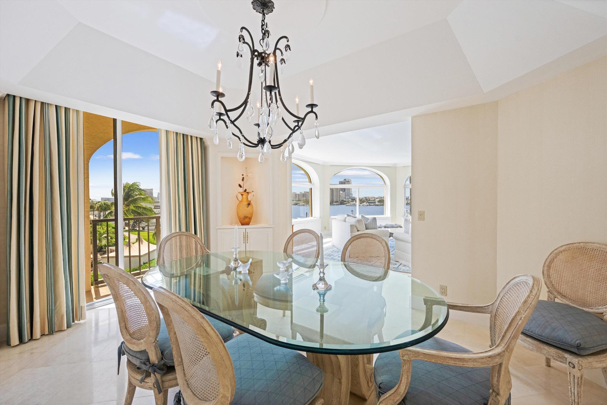 L ERMITAGE PALM BEACH CON - Residential