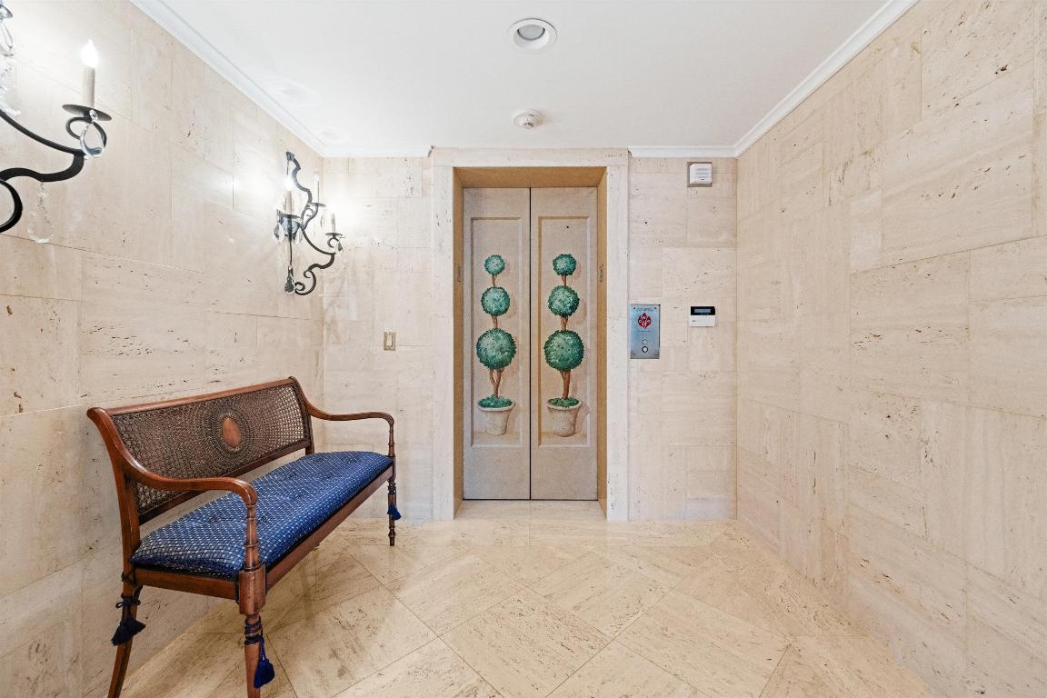 L ERMITAGE PALM BEACH COND DECL FILED 10-7-85 IN - Residential