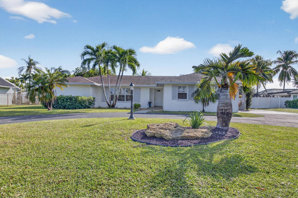 Photo of 4690 PALO VERDE Drive, Boynton Beach, FL 33436 (MLS # B26063539)