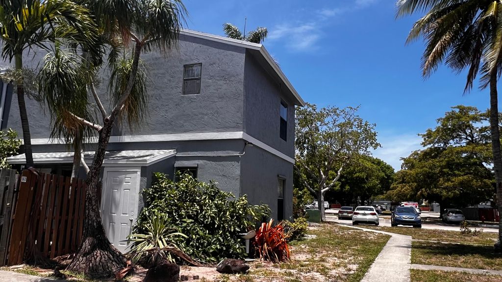 Photo of 14 Crossings Circle #H, Boynton Beach, FL 33435 (MLS # R11089613)