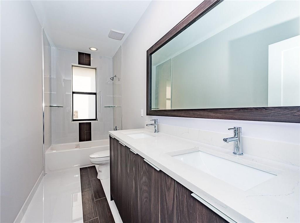 Photo of 1101 NE 3RD Avenue, Fort Lauderdale, FL 33304 (MLS # B26072777)