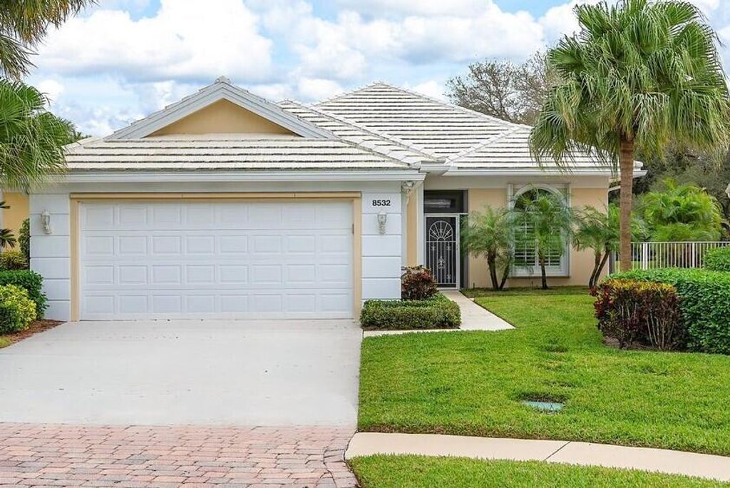 Photo of 8532 Doverbrook Drive, Palm Beach Gardens, FL 33410 (MLS # R10950462)