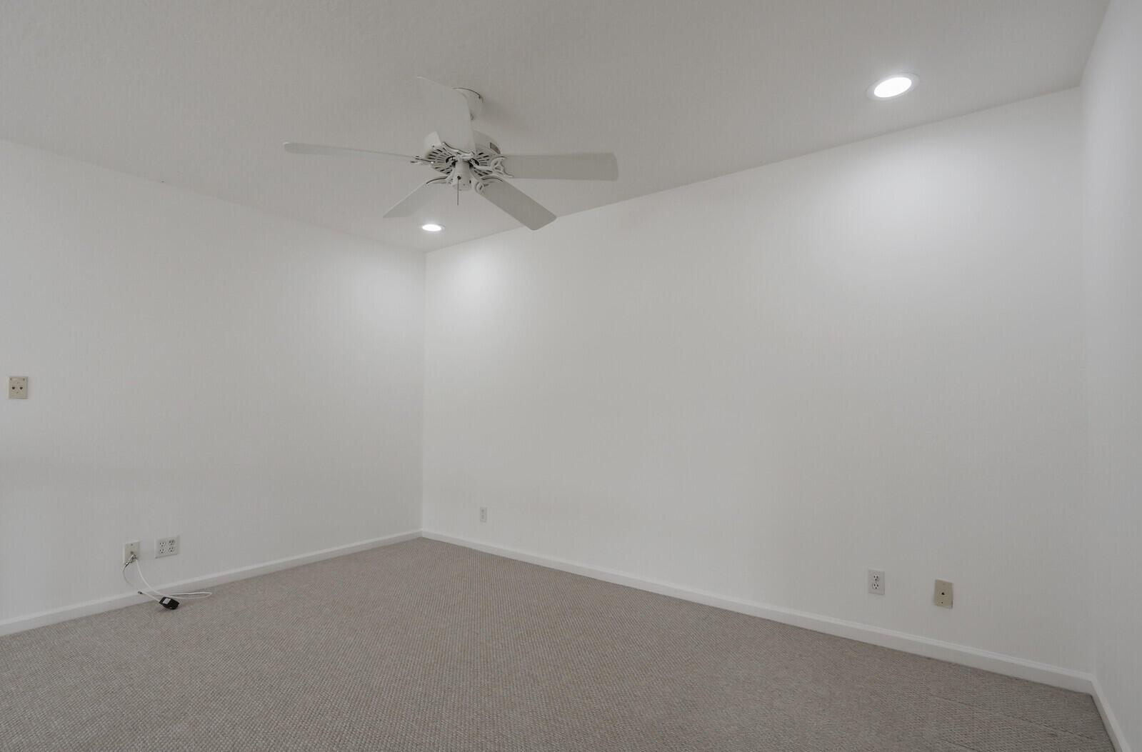 ARMOUR MANOR - Residential Lease
