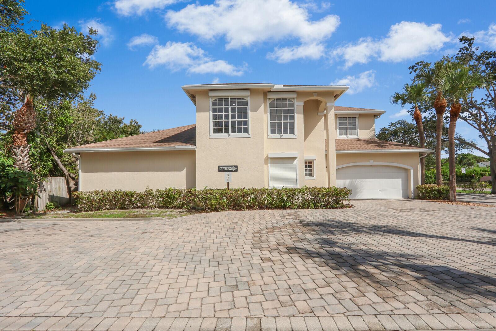 ARMOUR MANOR - Residential Lease
