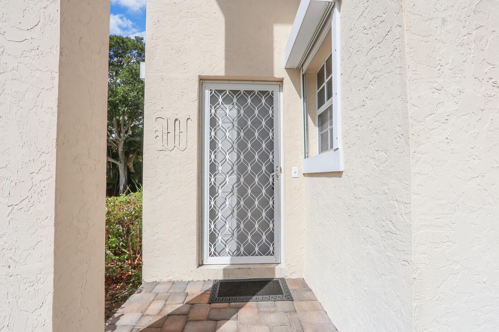 ARMOUR MANOR - Residential Lease