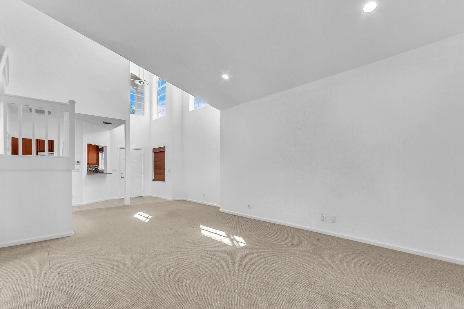 ARMOUR MANOR - Residential Lease