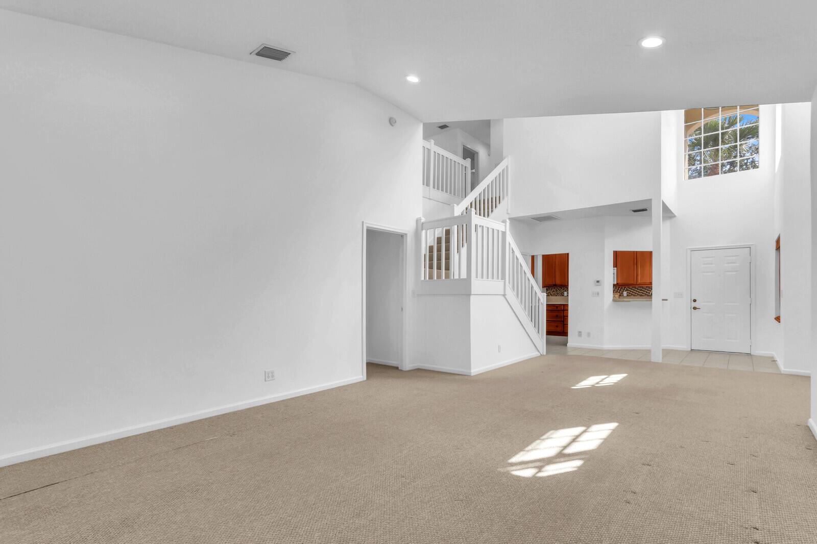 ARMOUR MANOR - Residential Lease