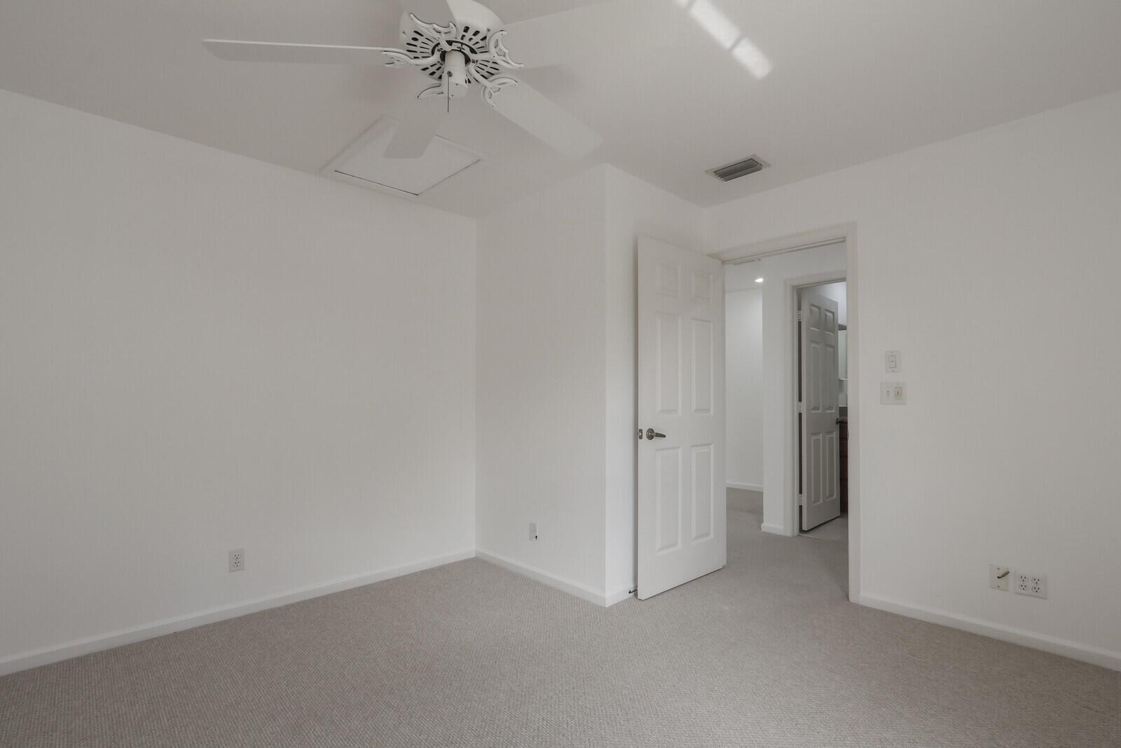 ARMOUR MANOR - Residential Lease