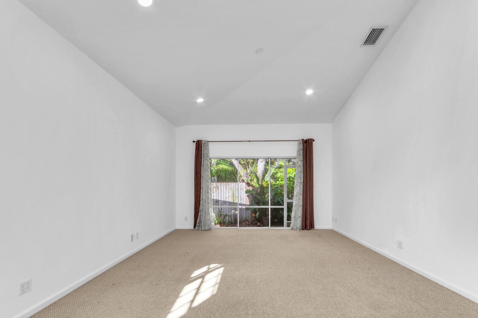 ARMOUR MANOR - Residential Lease