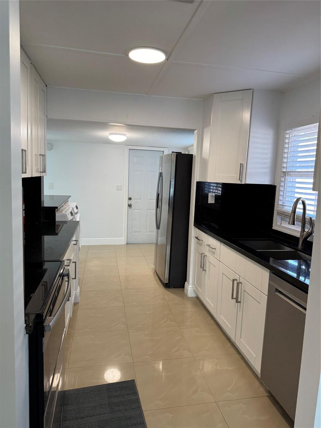 Photo of 860 NE 36 Street, Fort Lauderdale, FL 33311 (MLS # F10451491)