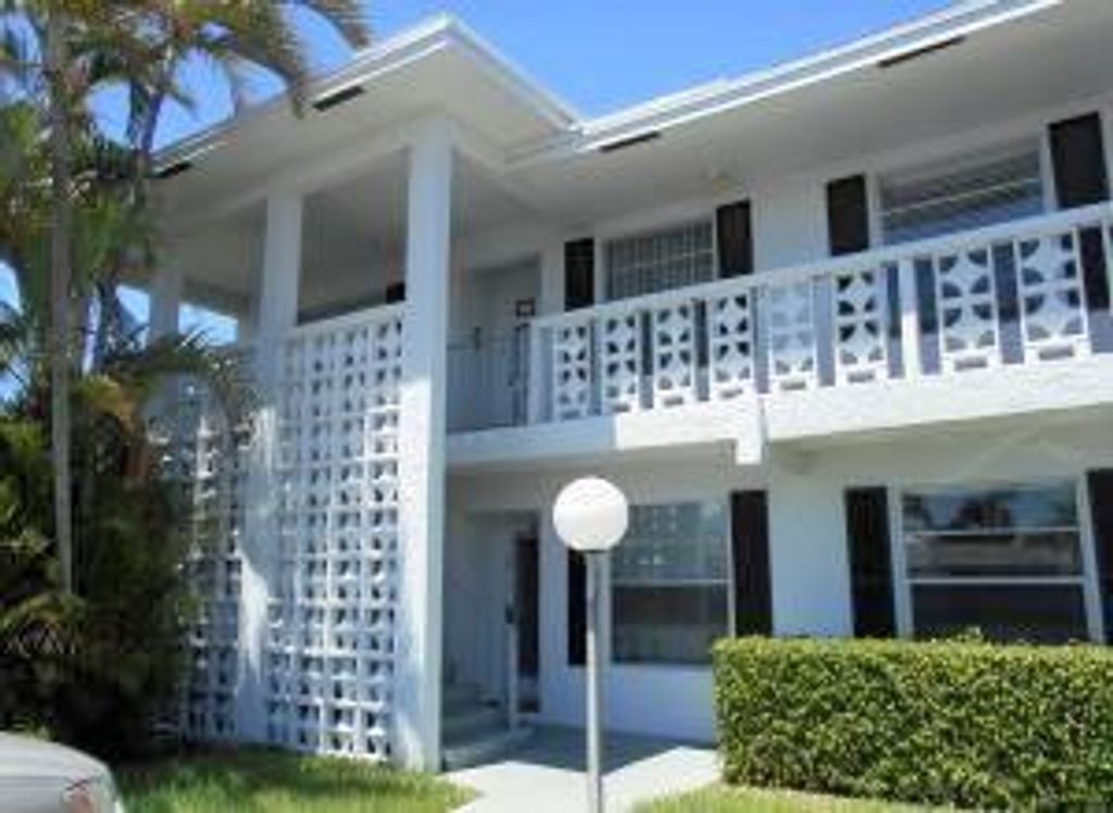 Photo of 2411 Papaya Drive #201, Delray Beach, FL 33445 (MLS # R10694725)