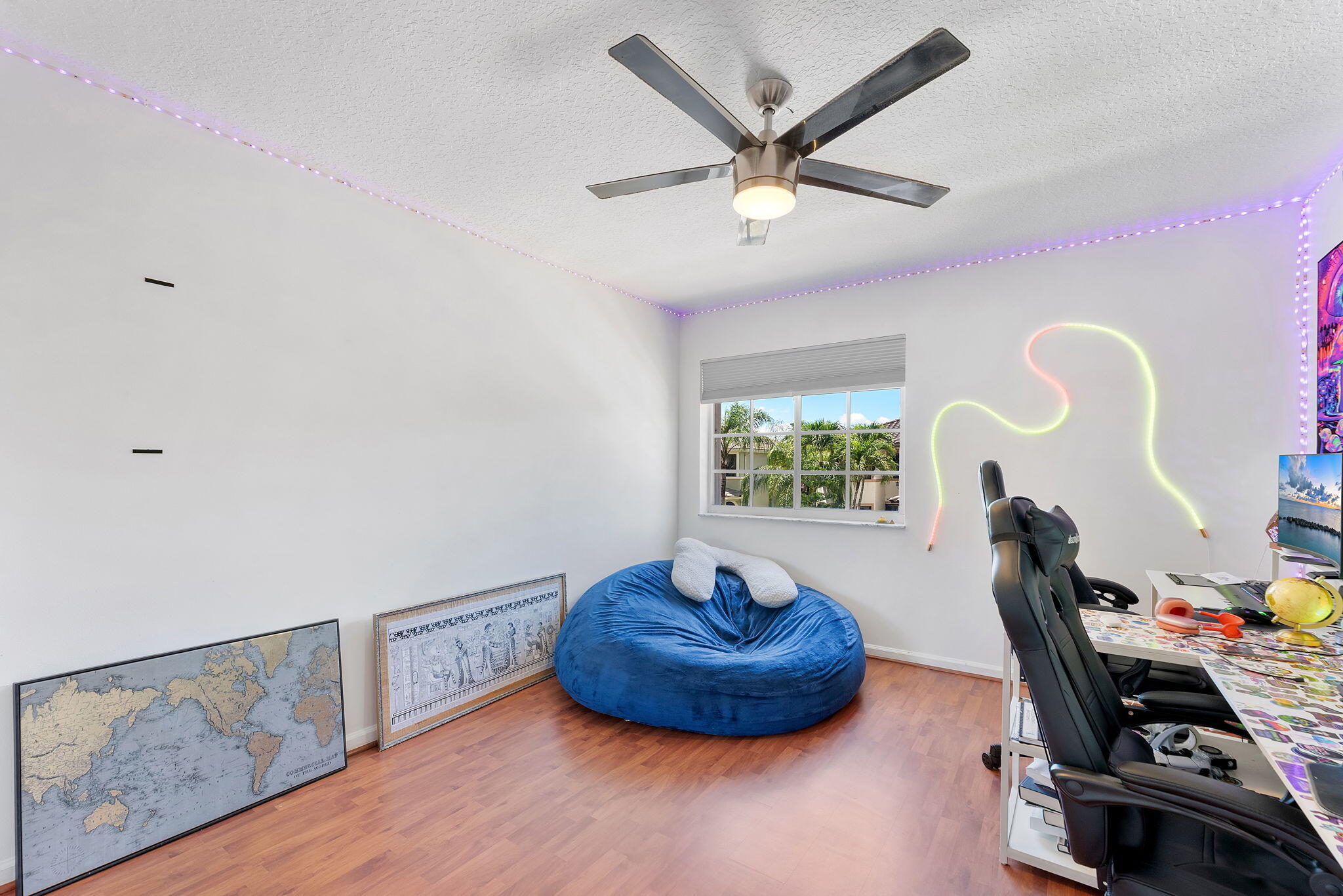 HEFTLER HOMES AT PEMBROKE SHORES - Residential