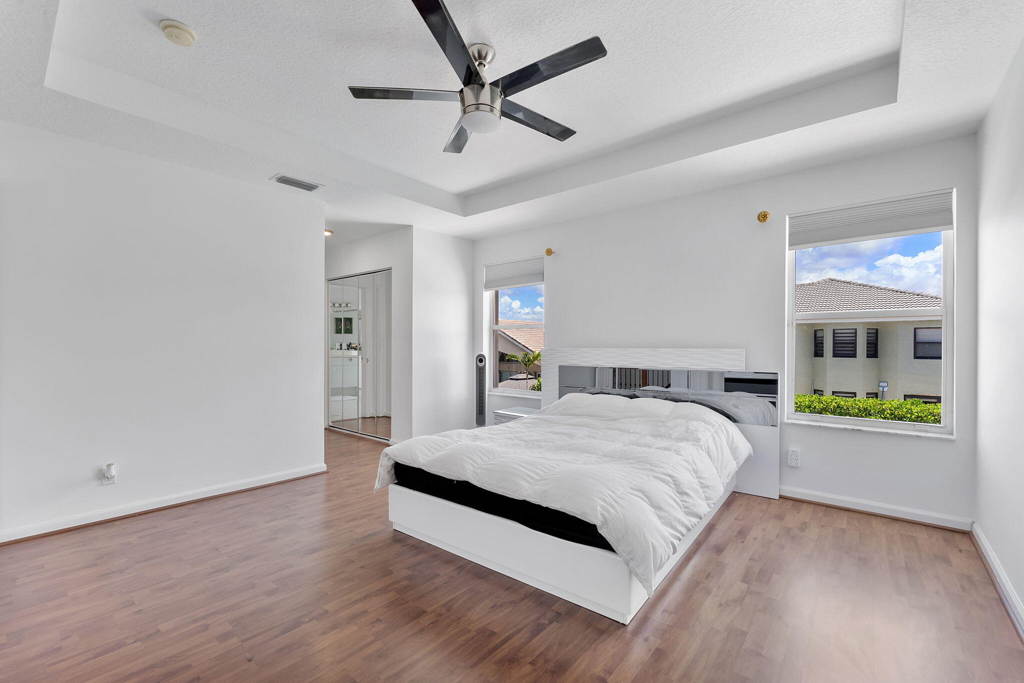 HEFTLER HOMES AT PEMBROKE SHORES - Residential