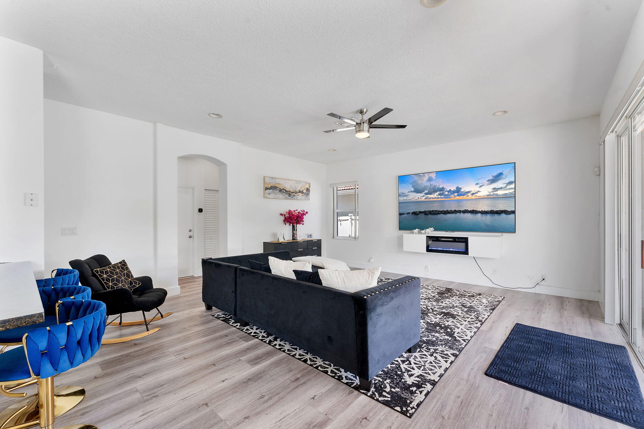 HEFTLER HOMES AT PEMBROKE SHORES - Residential