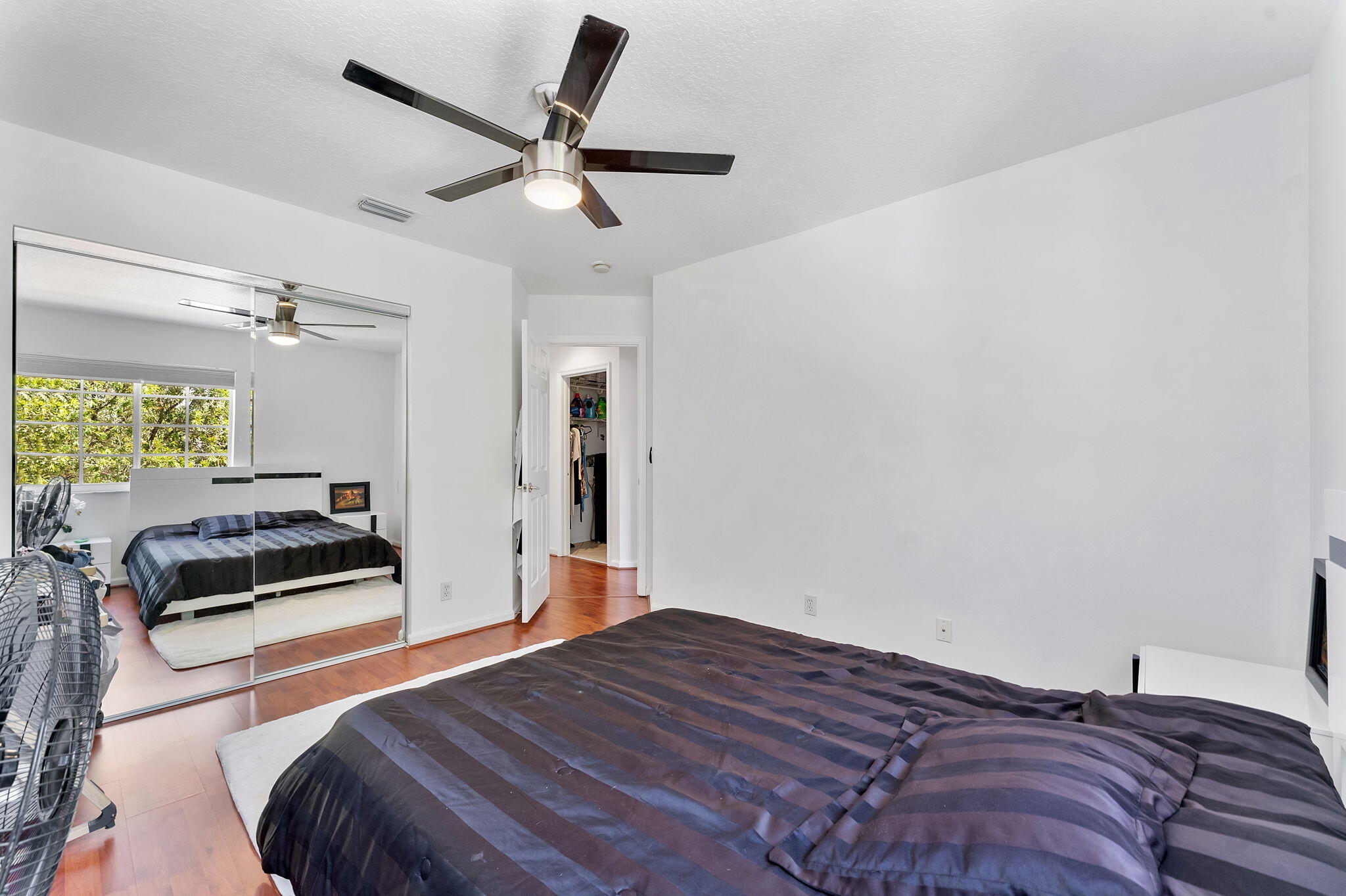 HEFTLER HOMES AT PEMBROKE SHORES - Residential