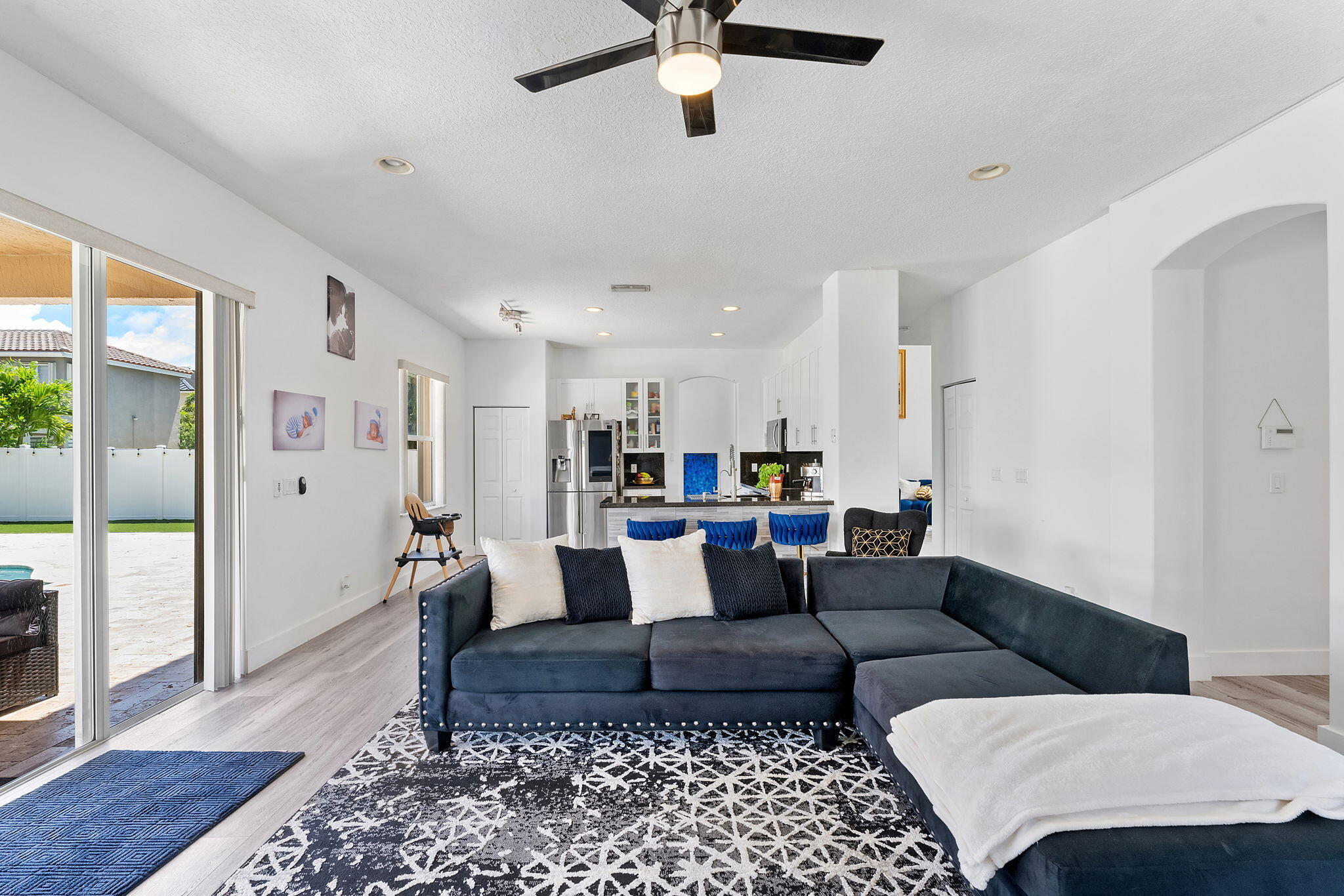 HEFTLER HOMES AT PEMBROKE SHORES - Residential