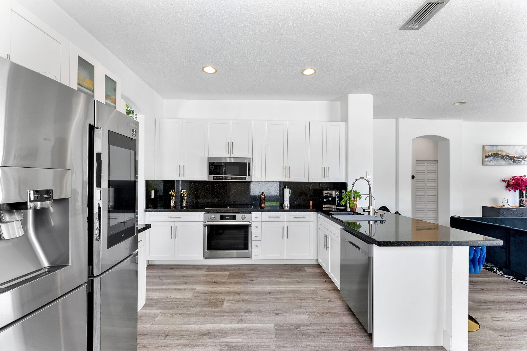 HEFTLER HOMES AT PEMBROKE SHORES - Residential