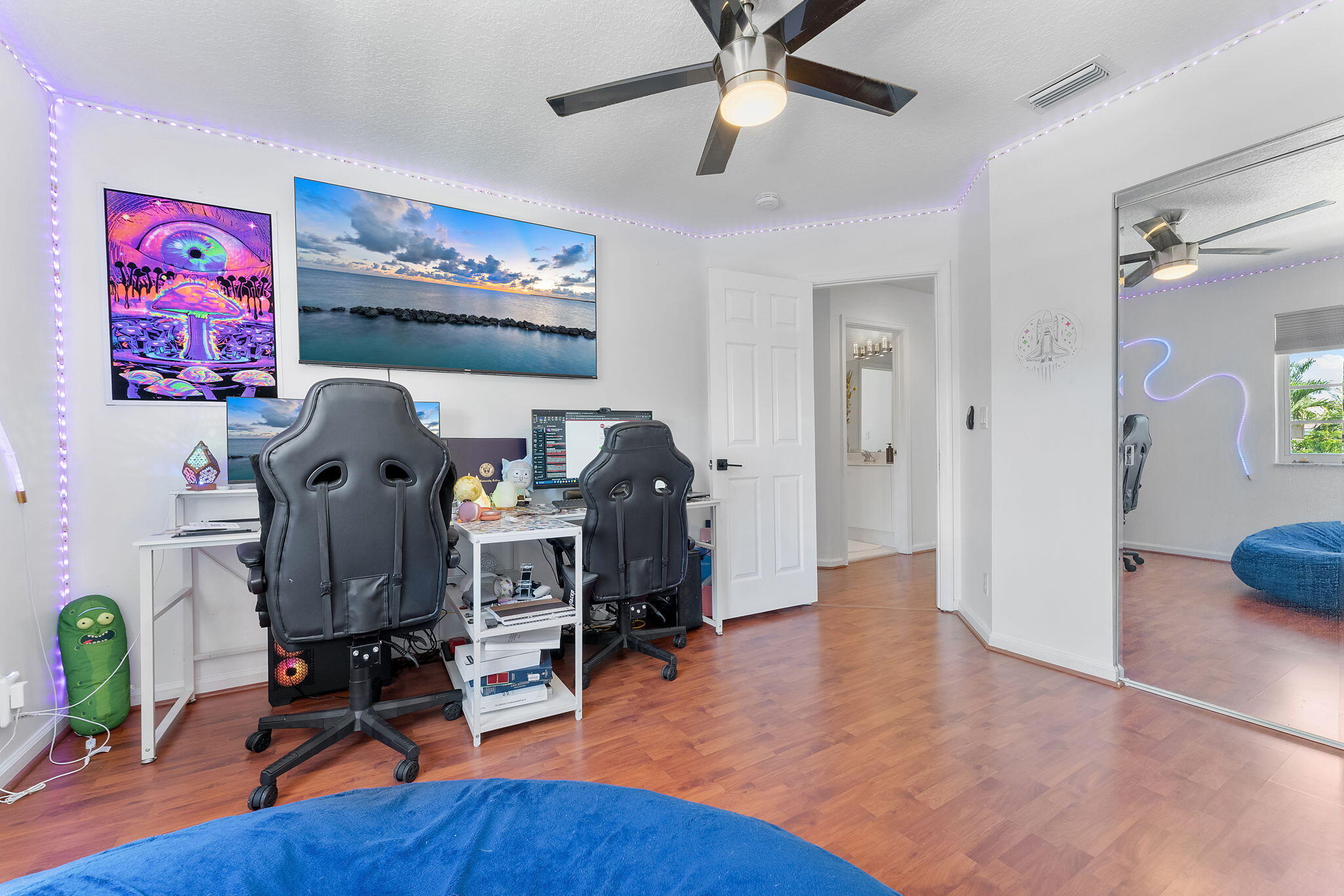 HEFTLER HOMES AT PEMBROKE SHORES - Residential