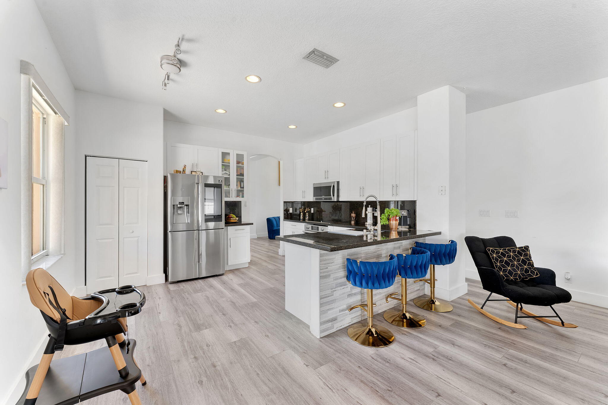 HEFTLER HOMES AT PEMBROKE SHORES - Residential