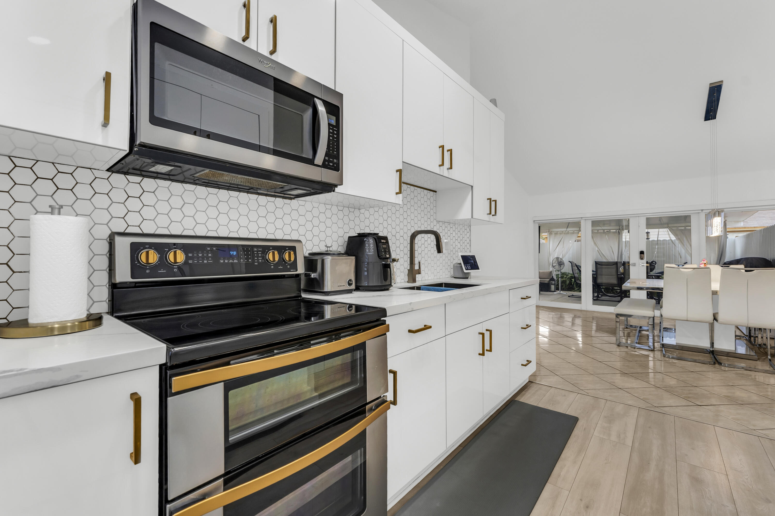 LESLIE PATIO HOMES SEC 4 - Residential