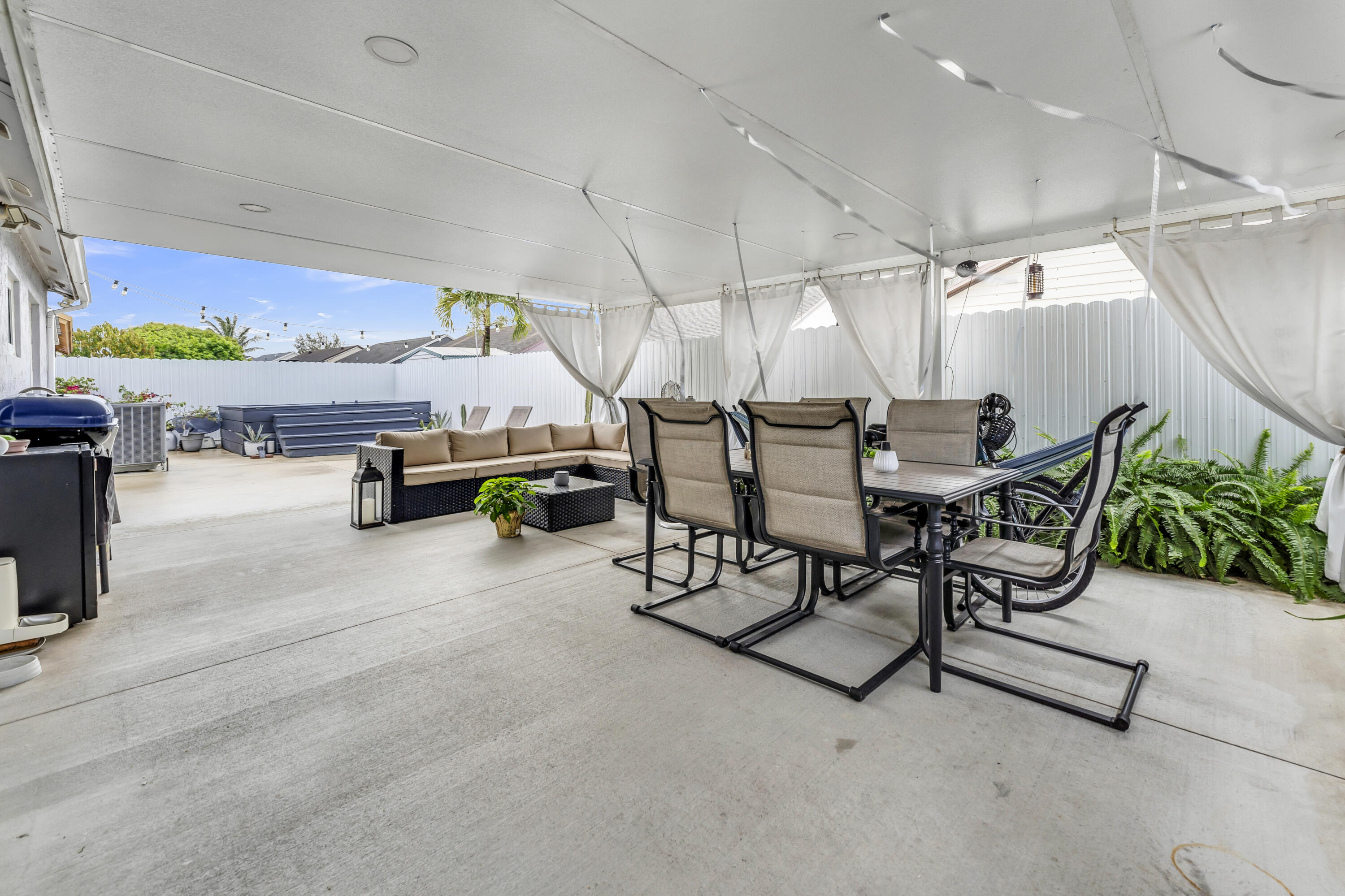 LESLIE PATIO HOMES SEC 4 - Residential