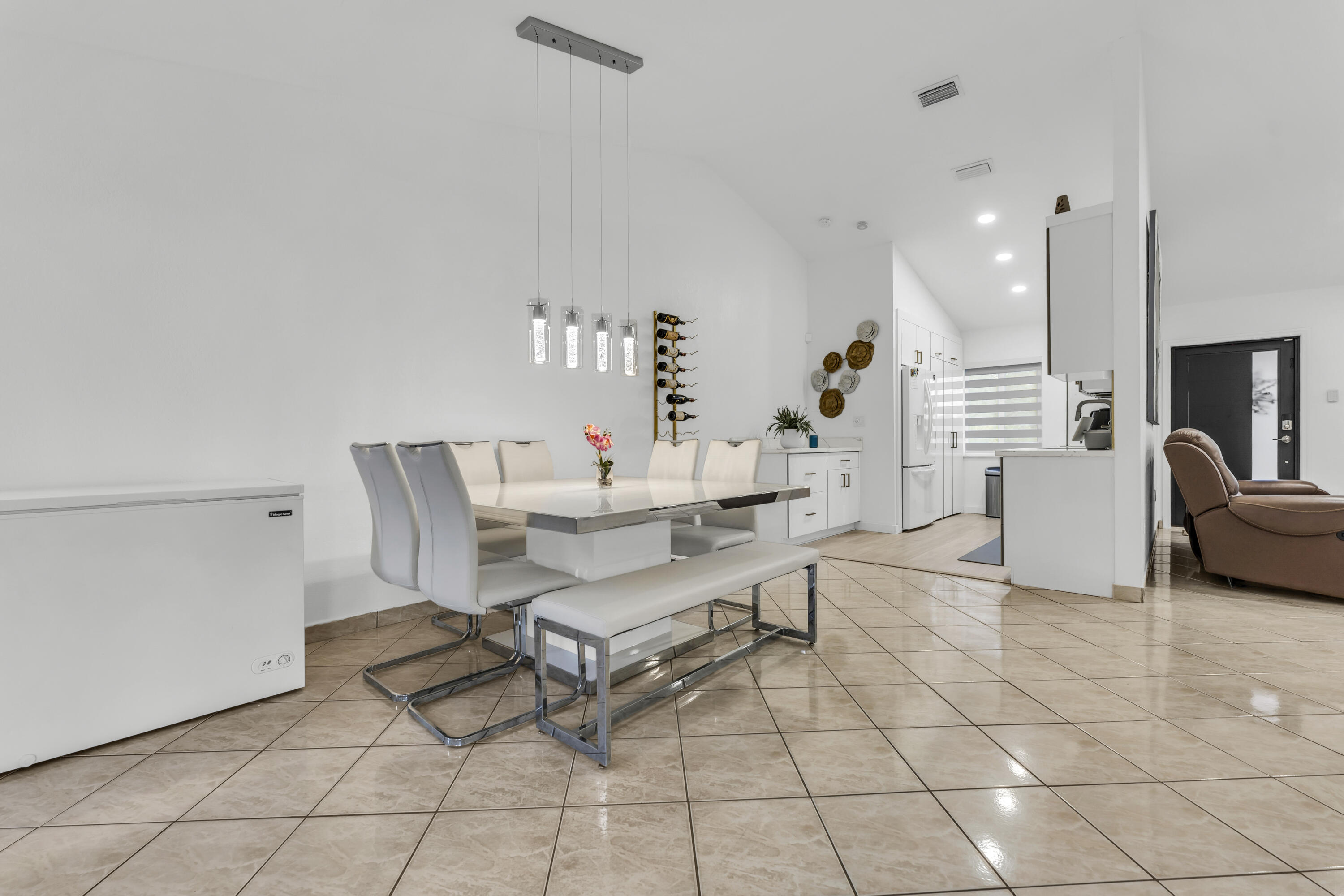 LESLIE PATIO HOMES SEC 4 - Residential