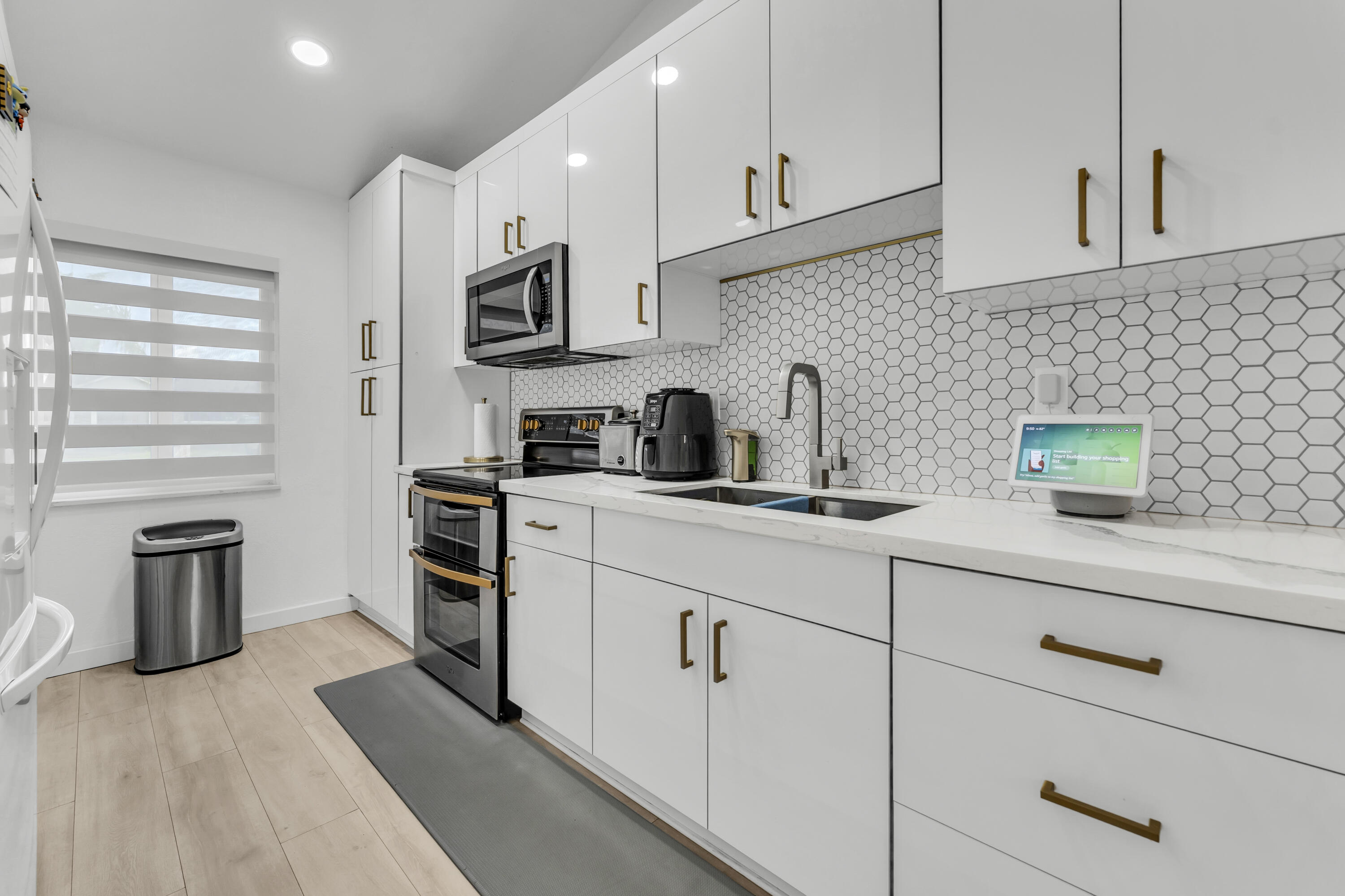 20371 NW 32nd Court, Miami Gardens, FL, 33056/$620,000 4 20371 NW 32nd Court