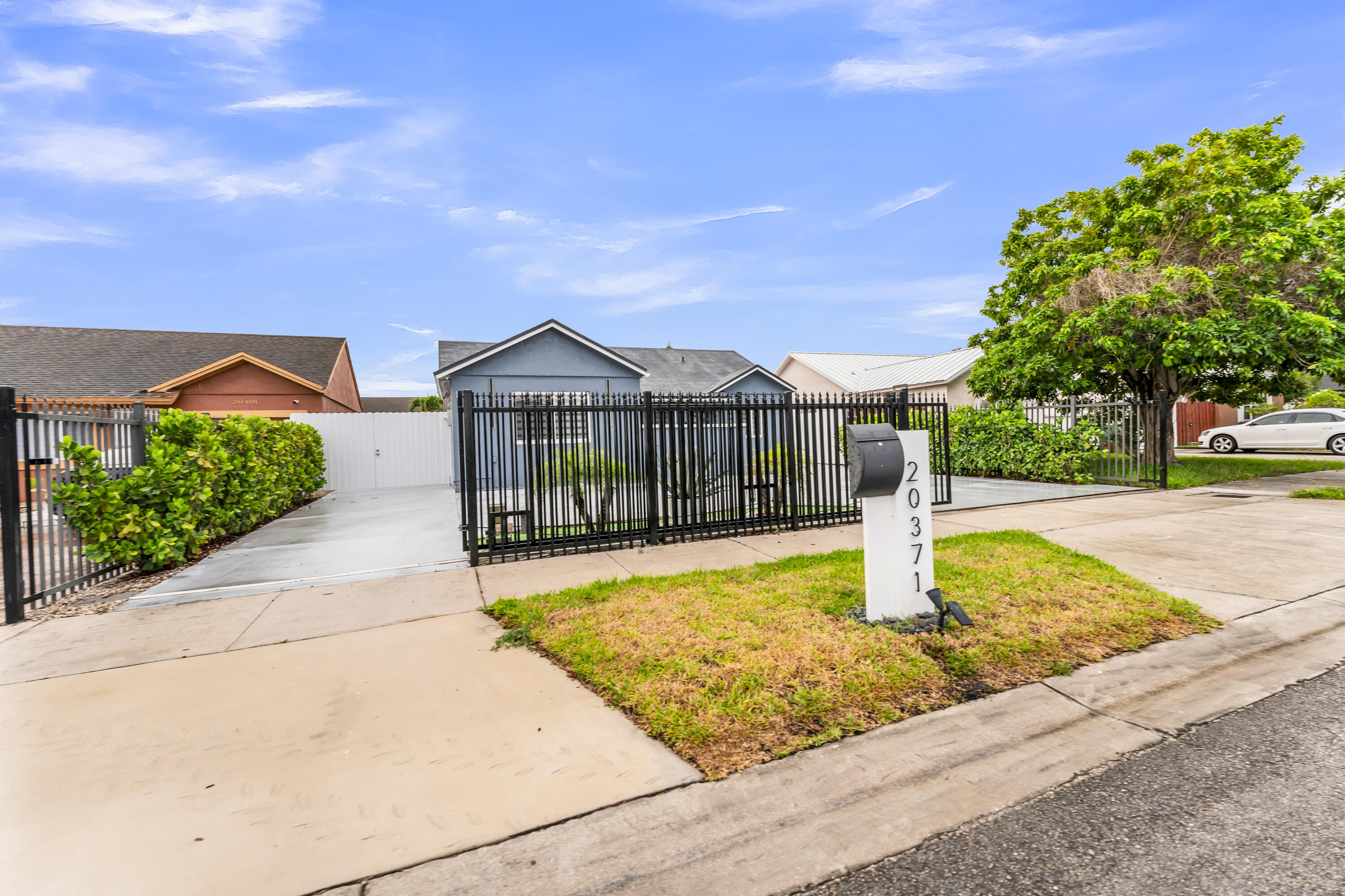 LESLIE PATIO HOMES SEC 4 - Residential