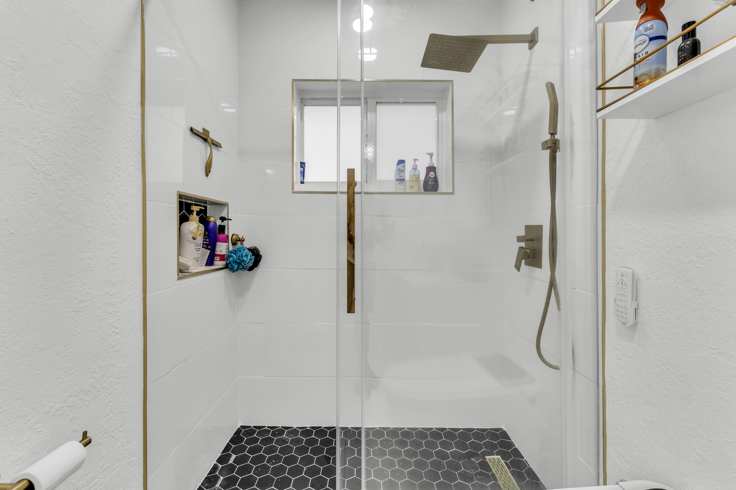 LESLIE PATIO HOMES SEC 4 - Residential