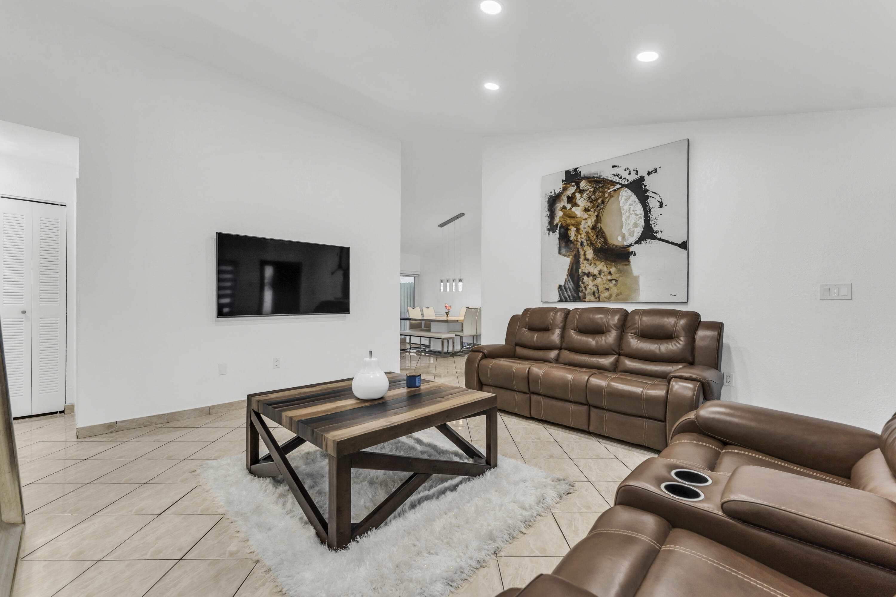 LESLIE PATIO HOMES SEC 4 - Residential