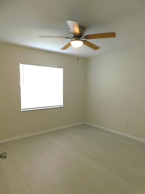 Condominium in Fort Pierce FL 6016 Indrio Road Rd 13.jpg