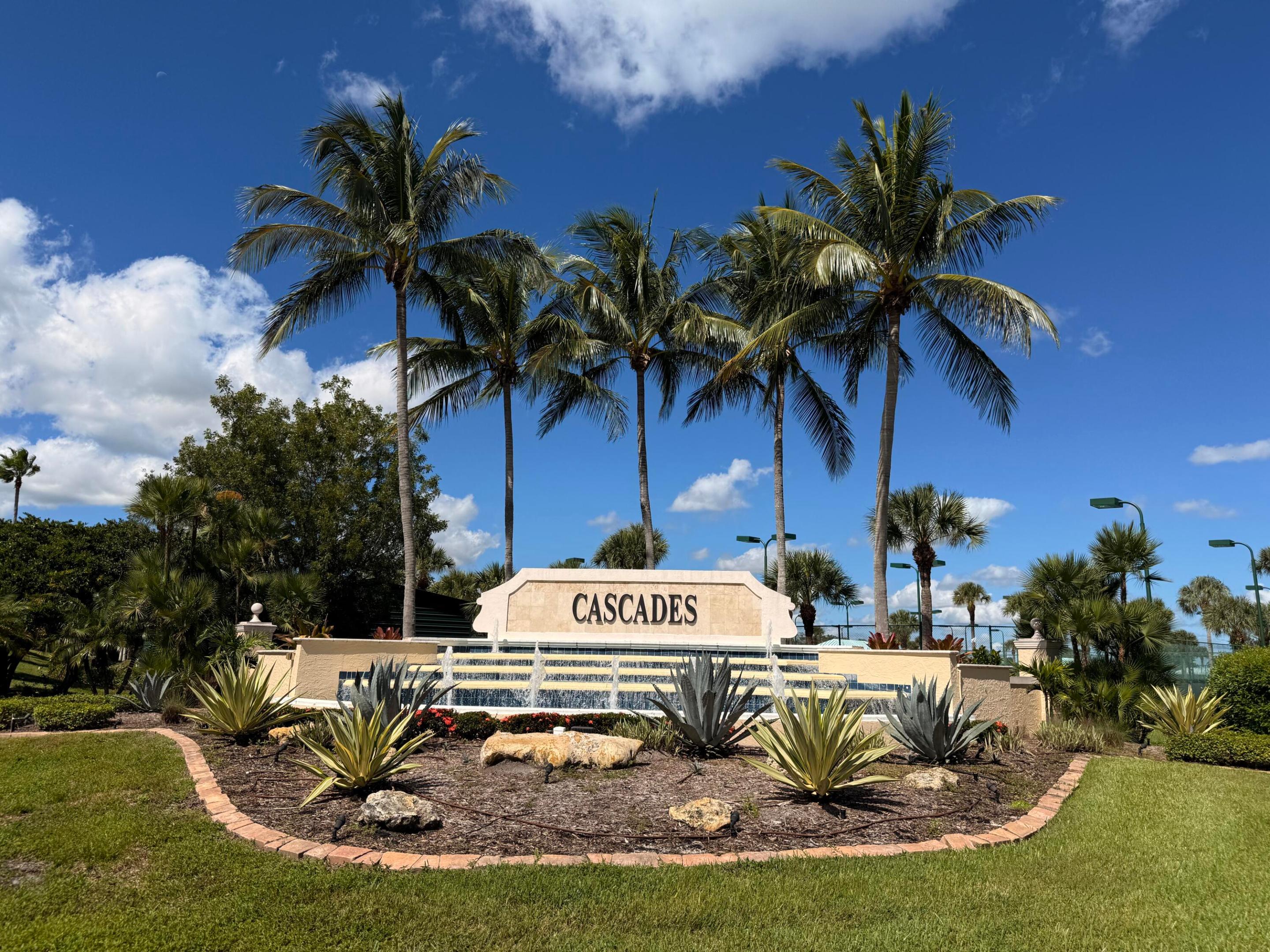 CASCADES AT ST LUCIE WEST PHASE 1 - Residential