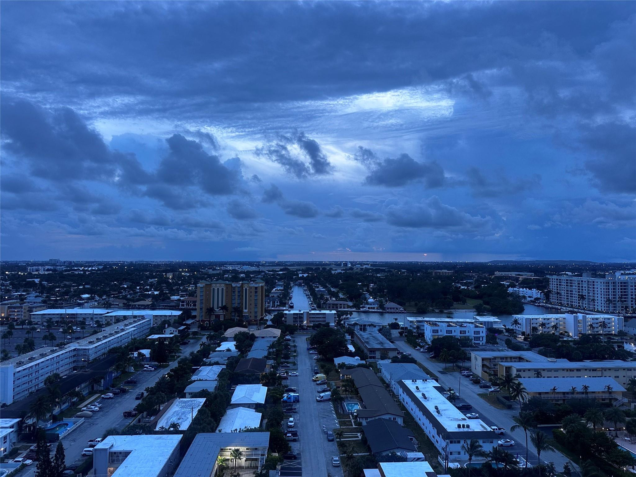 CASAMAR CONDO - Residential