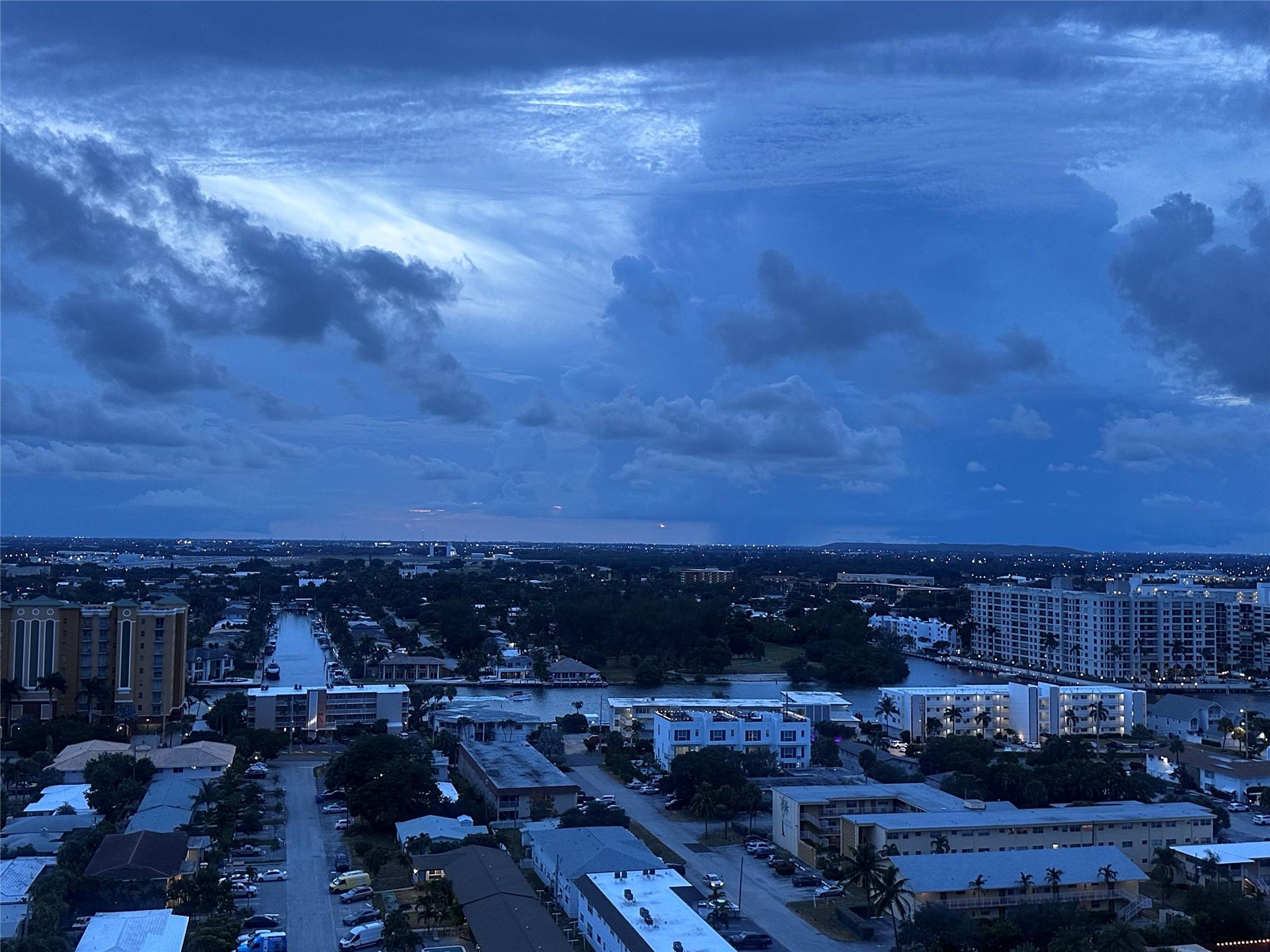 CASAMAR CONDO - Residential