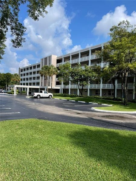 SHERWOOD SQUARE B CONDO - Residential Lease