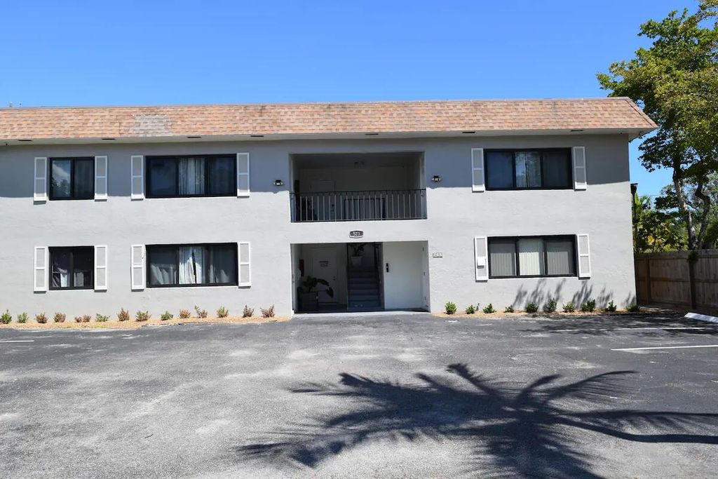 Photo of 523 SE 20th Court #5, Boynton Beach, FL 33435 (MLS # R11169355)